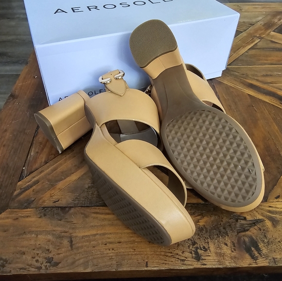 New in Box Aerolsoles Camera Nude - Picture 4 of 7